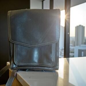 Vintage Fossil 75082 Black Pebbled Leather Crossbody Handbag EUC 10"H x8"W